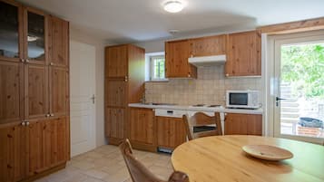 Nhà phong cách cổ điển, 3 phòng ngủ | Bếp riêng | Lò vi sóng, lò nướng, máy rửa bát, ghế cao cho trẻ em