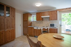 Rumah Klasik, 3 kamar tidur | Dapur pribadi | Microwave, oven, mesin pencuci piring, dan kursi makan untuk bayi