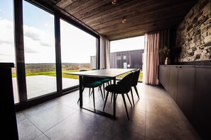 Comfort House, 3 Bedrooms | Dining