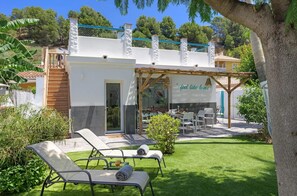 Căn hộ phong cách cổ điển, 2 phòng ngủ | Vườn