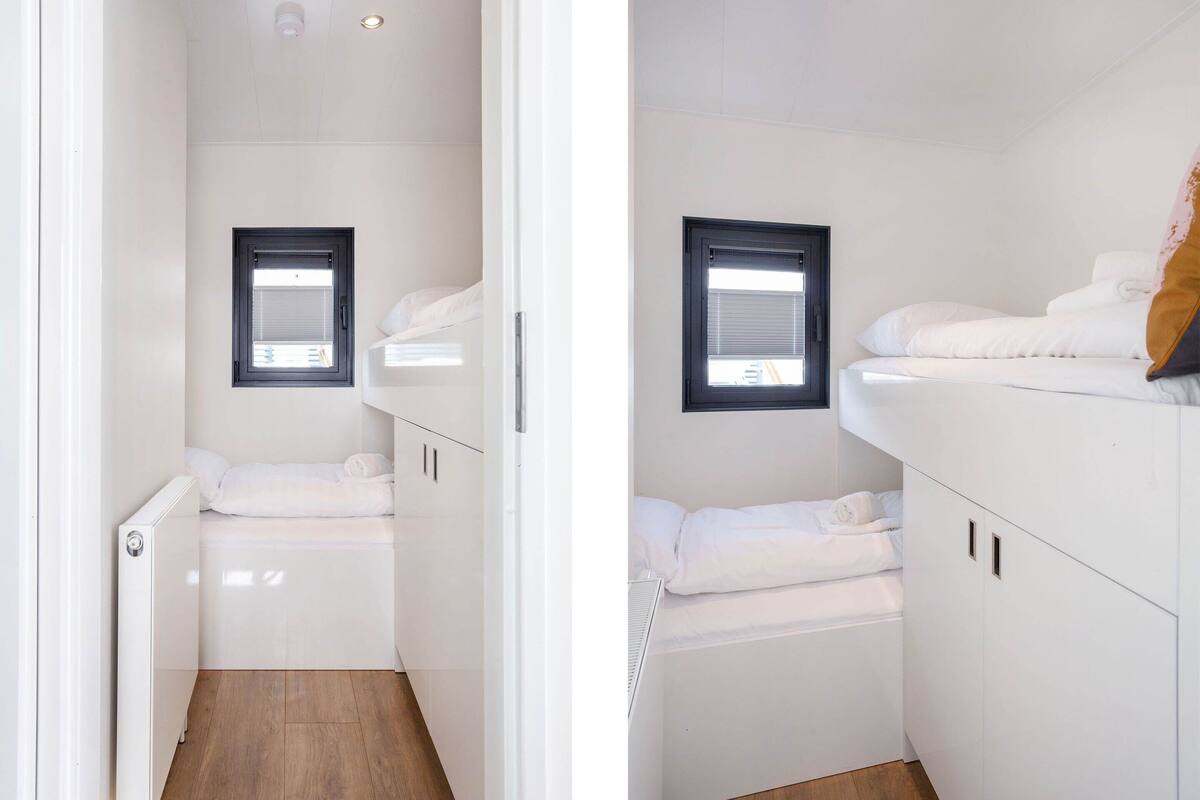 Classic Mobile Home, 2 Bedrooms | 4 bedrooms, individually furnished, bed sheets