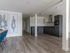 Private kitchen - Unique Vacation Home (Offingawier)