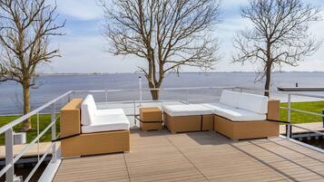 Mobil Karavan Klasik, 2 kamar tidur | Balkon