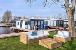 Classic Mobile Home, 2 Bedrooms | Exterior - Unique Vacation Home (Offingawier)
