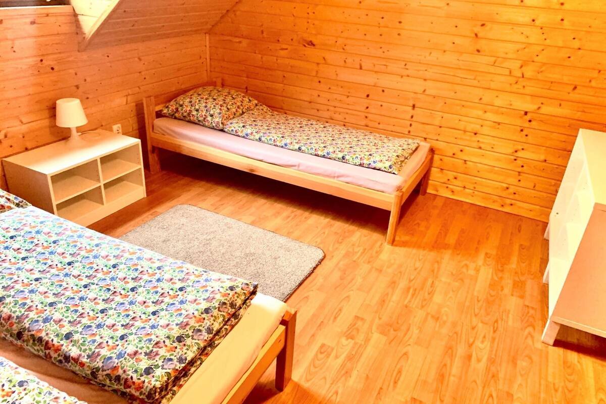 3 chambres, ameublement personnalisé, draps fournis