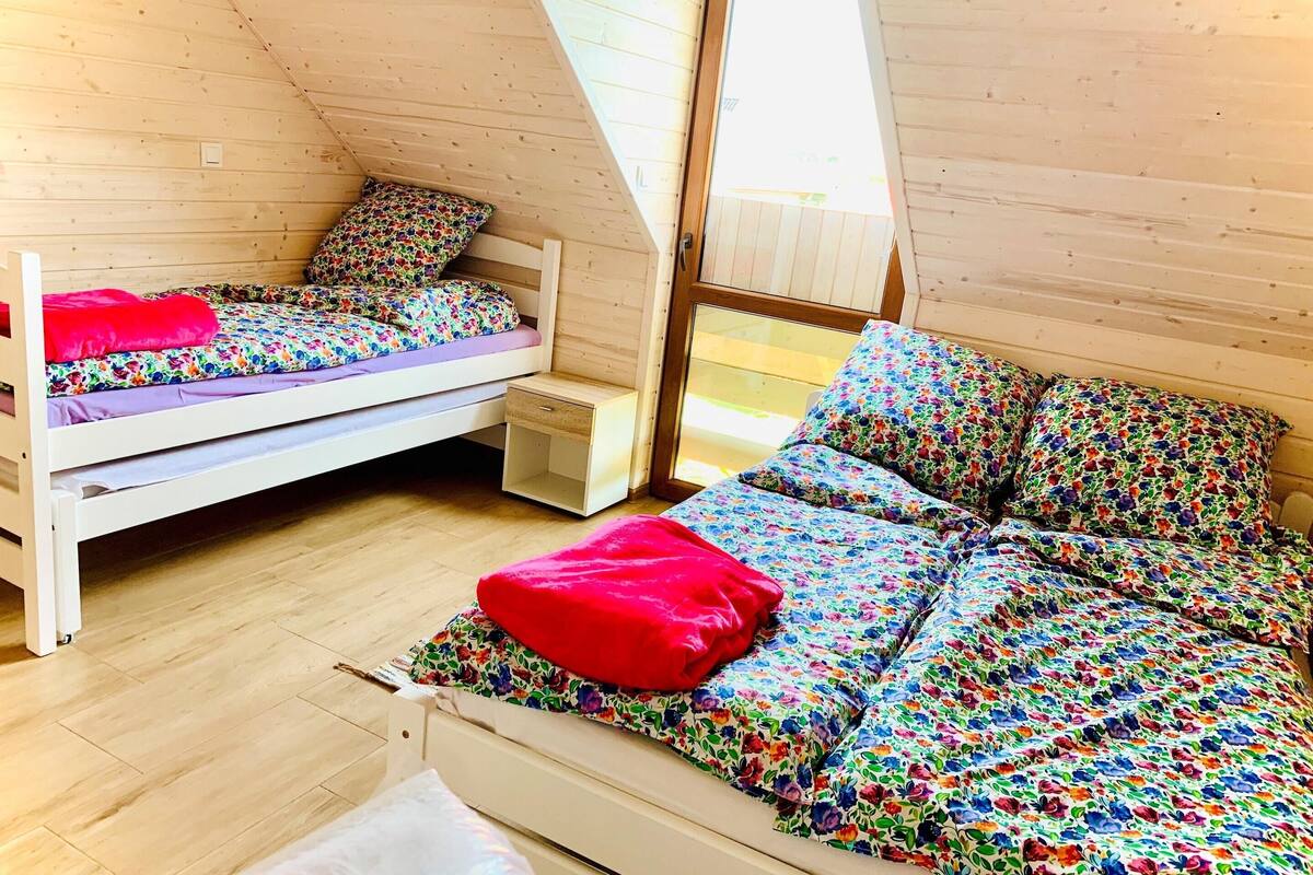 3 chambres, ameublement personnalisé, draps fournis
