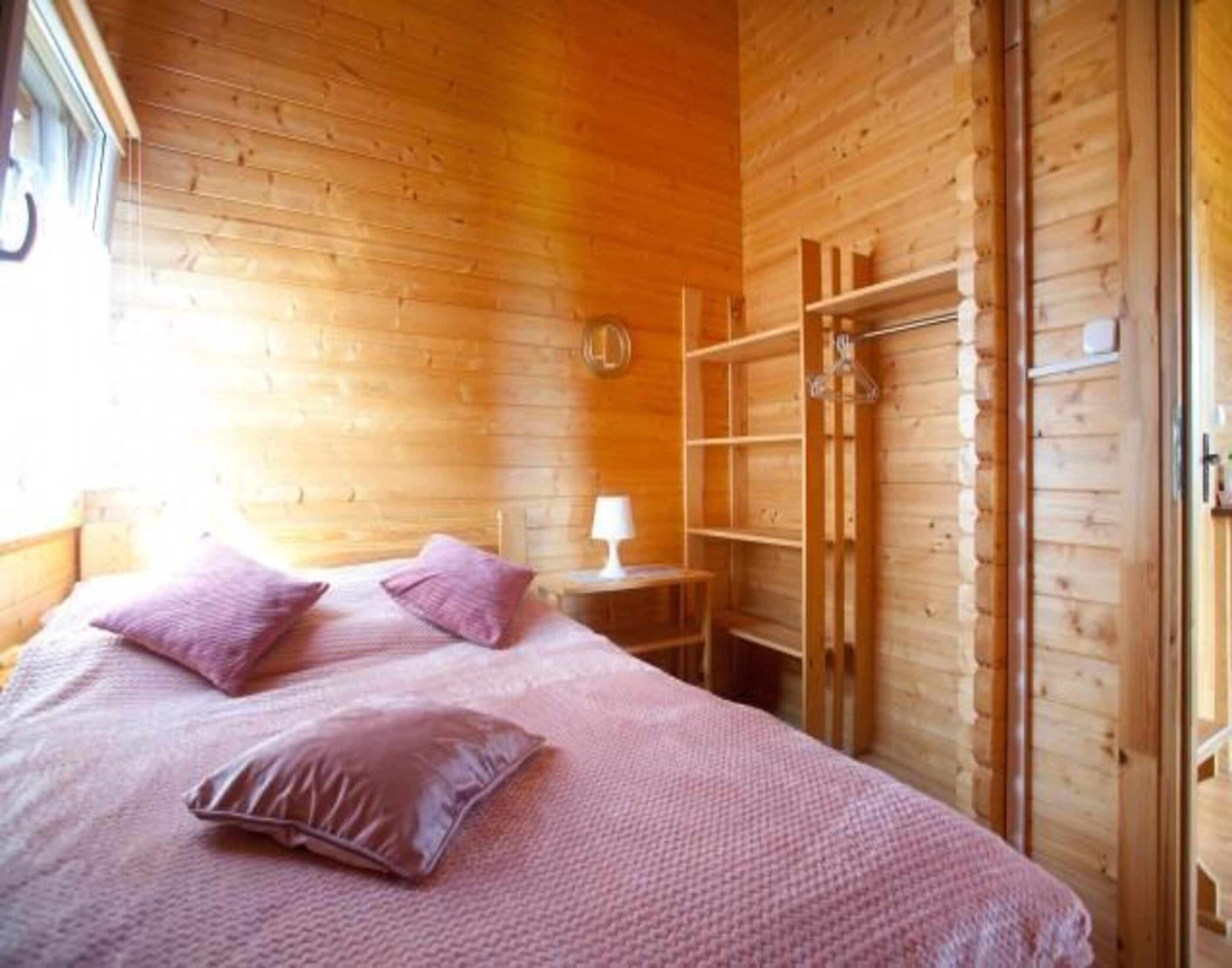 6 chambres, ameublement personnalisé, draps fournis