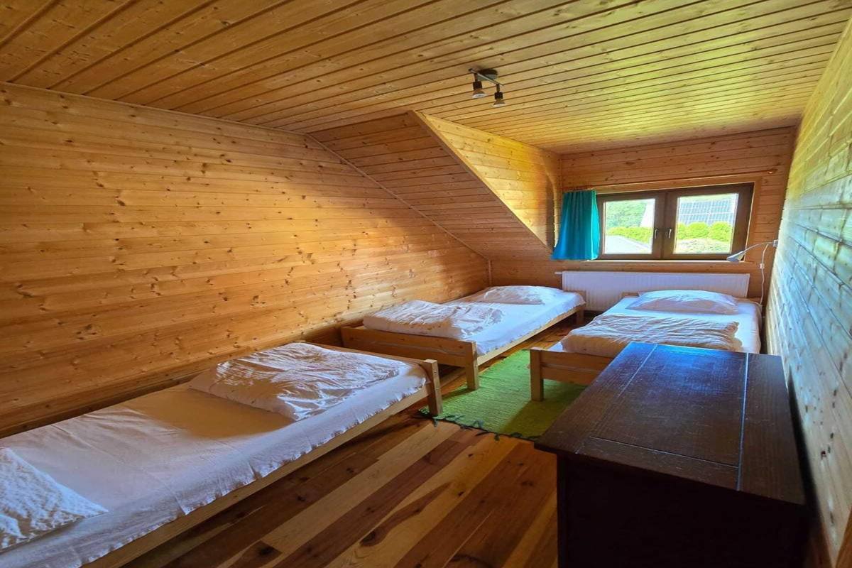 3 bedrooms, individually furnished, bed sheets