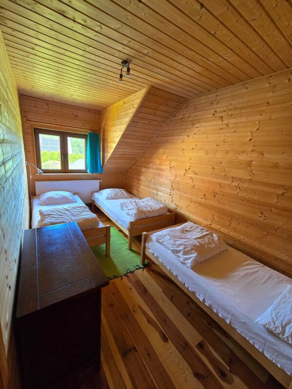 8 bedrooms, individually furnished, bed sheets