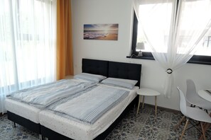 3 bedrooms, bed sheets