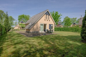 Exterior - Spacious Bungalow Near the Frisian Lakes (Sondel)
