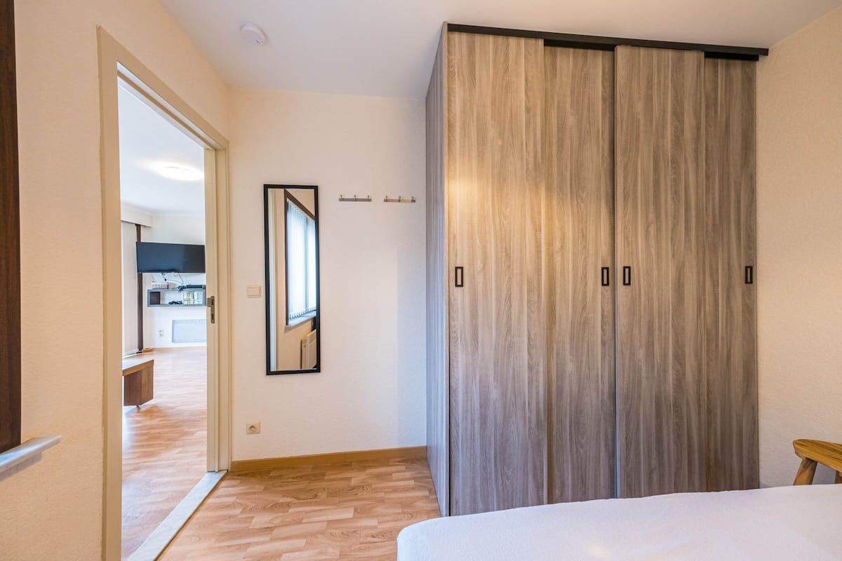 Comfort-Apartment, 2 Schlafzimmer | 3 Schlafzimmer, Bügeleisen/Bügelbrett