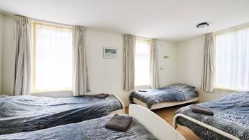 Comfort huis, 2 slaapkamers | 6 slaapkamers, individueel gemeubileerd, beddengoed