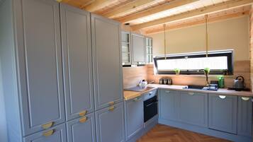 Classic House, 3 Bedrooms | Private kitchen | Fridge, dishwasher, coffee/tea maker, electric kettle