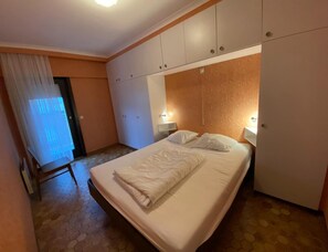 6 bedrooms, individually furnished, iron/ironing board - Embassy 0501 Directly on the Beach (Nieuwpoort)