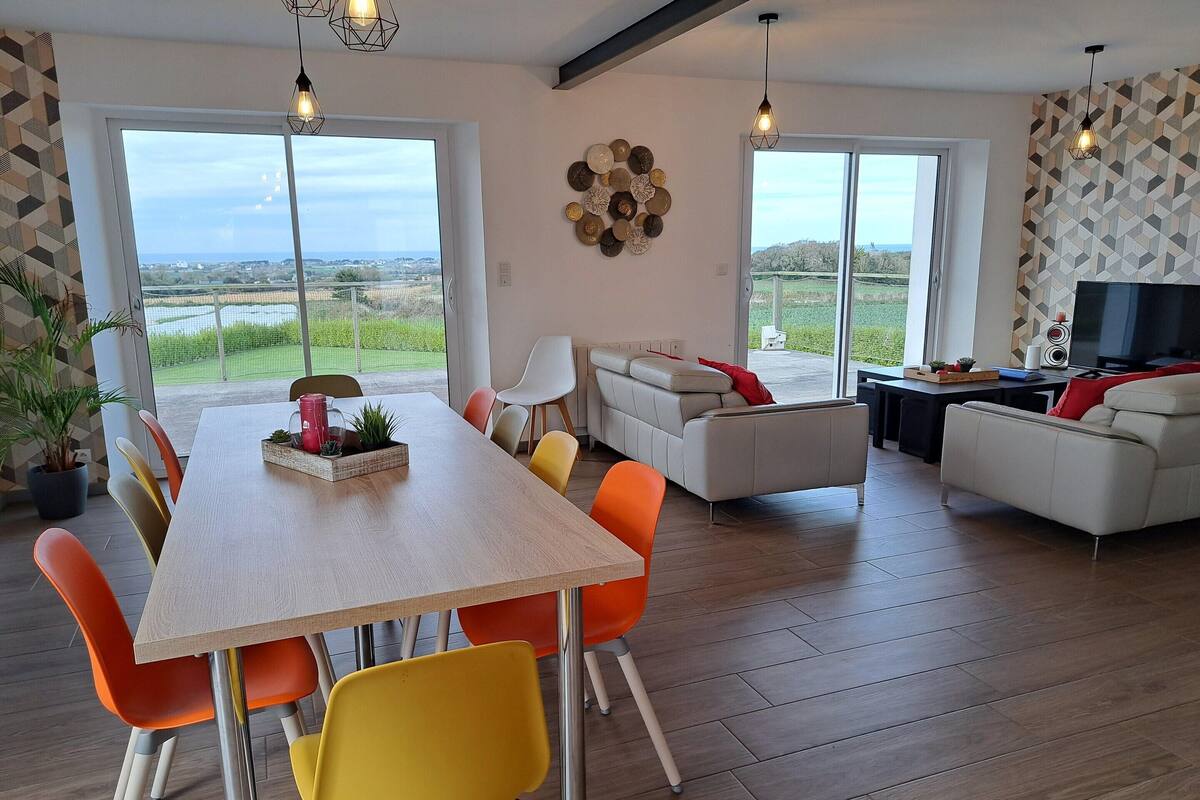 Comfort House, 4 Bedrooms | Tempat makan