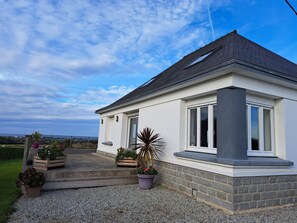 Exterior - Holiday Home 10 Pers., Panoramic sea View, Cleder (Cleder)