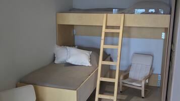 Nhà phong cách cổ điển, nhiều phòng ngủ | 11 phòng ngủ, trang bị nội thất với thiết kế riêng biệt