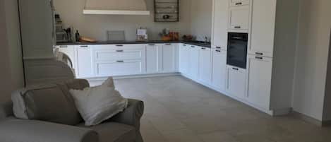 Classic House, Multiple Bedrooms | Private kitchen