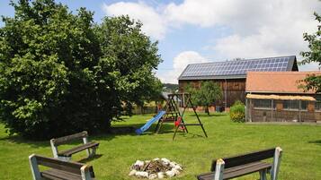 Classic Apartment, 2 Bedrooms | Garden