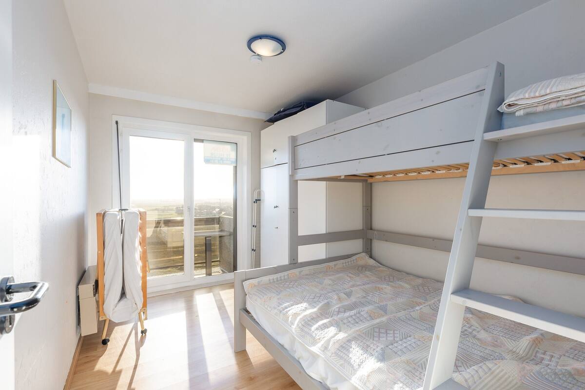 Comfort Apartment, 3 Bedrooms | 8 bedrooms, iron/ironing board