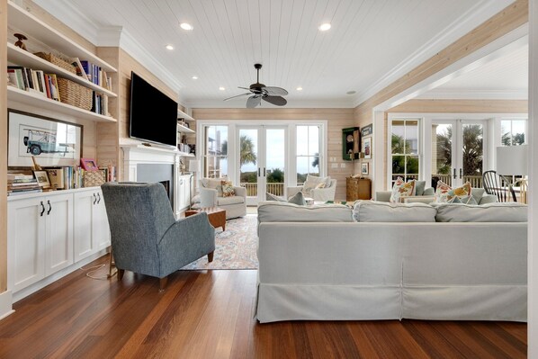 تلفزيون ذكي، تنس طاولة، كُتُب