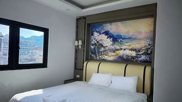 In-room safe, soundproofing, free WiFi