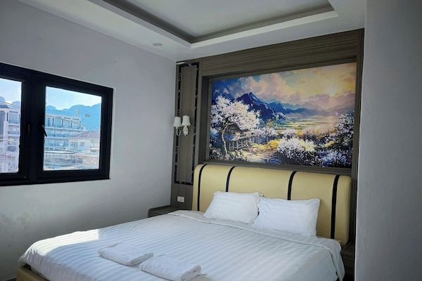 In-room safe, soundproofing, free WiFi