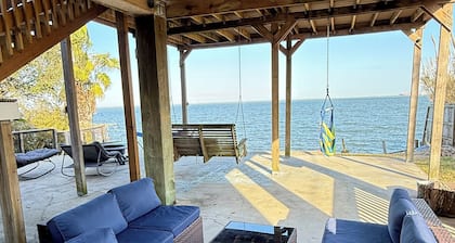 Waterfront 3bed/2bath with Hot Tub/Jacuzzi near Kemah Boardwalk NASA Galveston