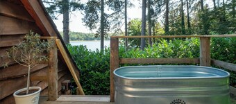 Waterside Edge with Hot Tub