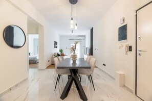 Dining - Adorable 2BR Apartment in Neos Kosmos (Athina)