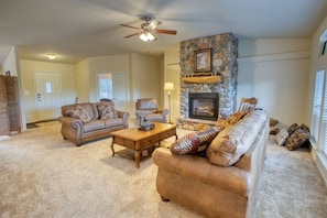 TV, fireplace