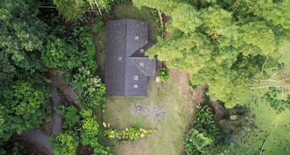 Charming 2-bedroom cabin with WiFi, in La Fortuna - Arenal Volcano, Costa Rica