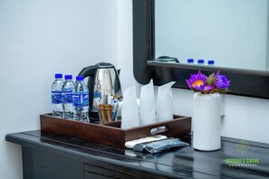Habitación triple estándar | Escritorio, espacio para trabajar con laptop y wifi gratis