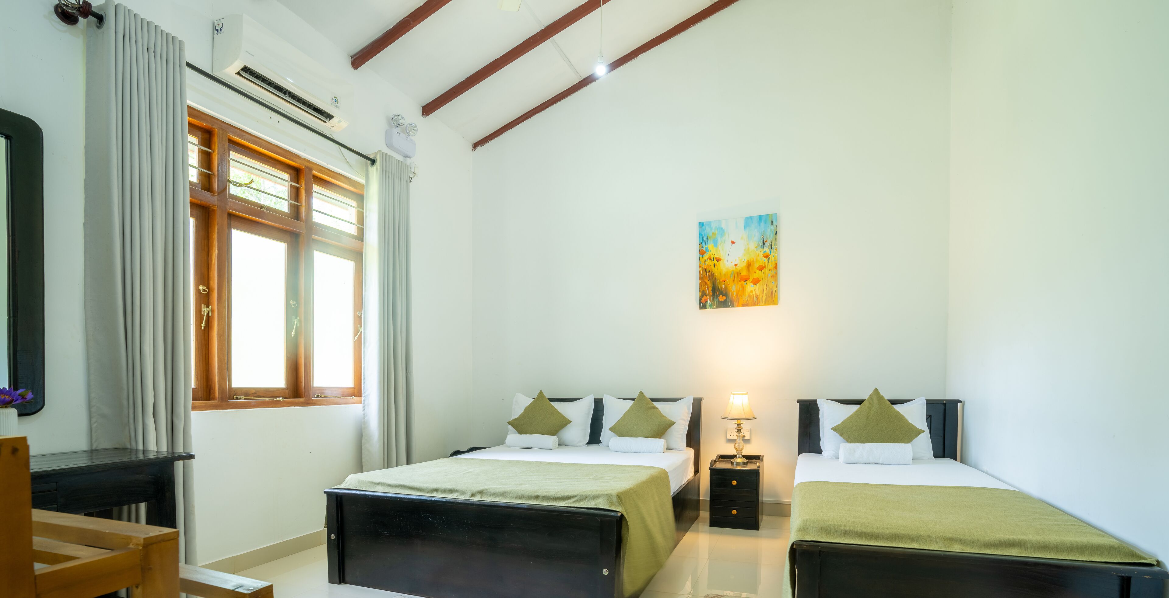 Standard Triple Room | Desk, laptop workspace, free WiFi