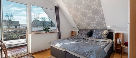 3 bedrooms, free WiFi, bed sheets