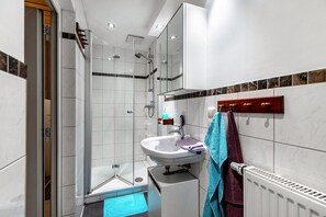 Douche, sèche-cheveux