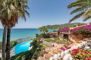 Pool - Villa in Torre Delle Stelle with 10 bedrooms sleeps 23 (Torre Delle Stelle)