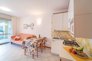 Interior - Beachfront flat with shared pool in Bibione (Bibione)