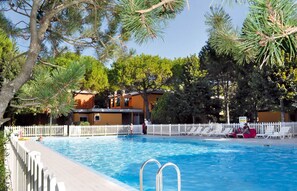 Pool - Spacious apartment with pool (Bibione)