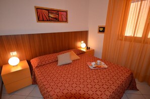 3 bedrooms, bed sheets - Spacious apartment with pool (Bibione)