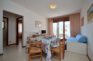 Interior - Large apartment for seven guests in Lido del Sole (Bibione)