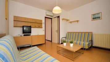 3 bedrooms, internet, bed sheets