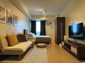 Smart TV - Best home in Quezon City, Metro Manila - 50" TV, Netflix, Wifi, Pool (Quezon City)