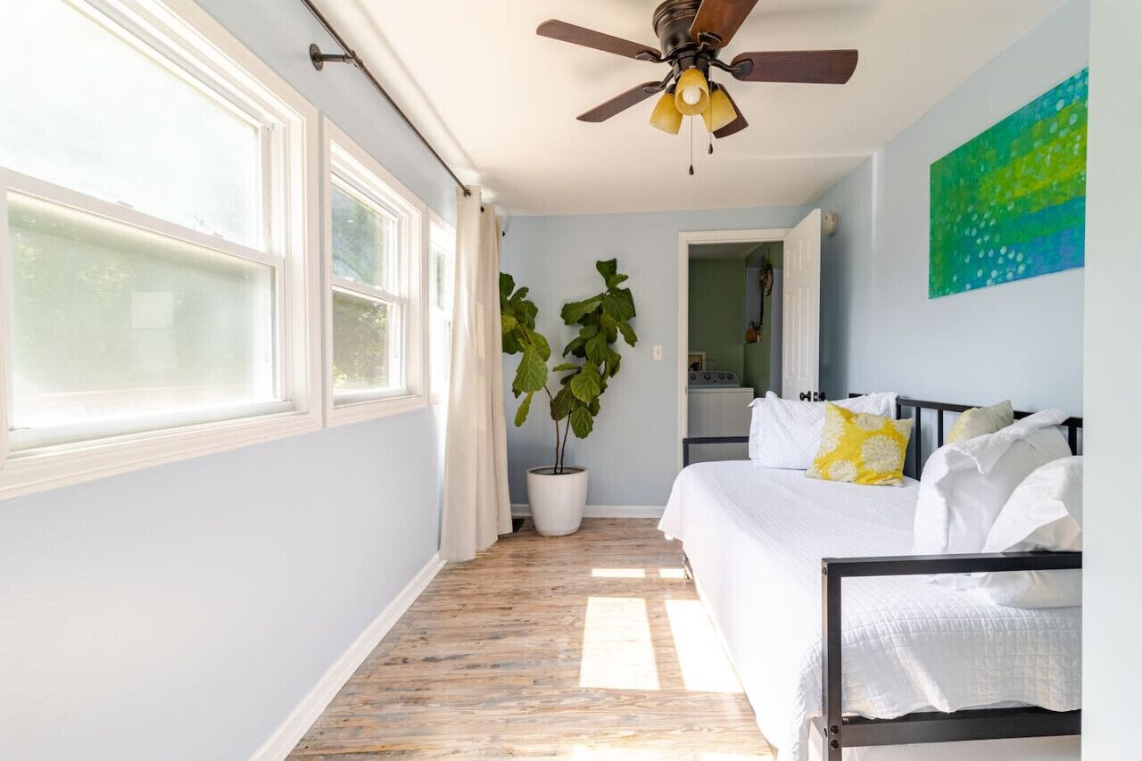 3 bedrooms, desk, iron/ironing board, travel cot