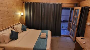 1 dormitorio, escritorio, espacio para trabajar con un portátil