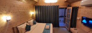 1 bedroom, desk, laptop workspace, free WiFi