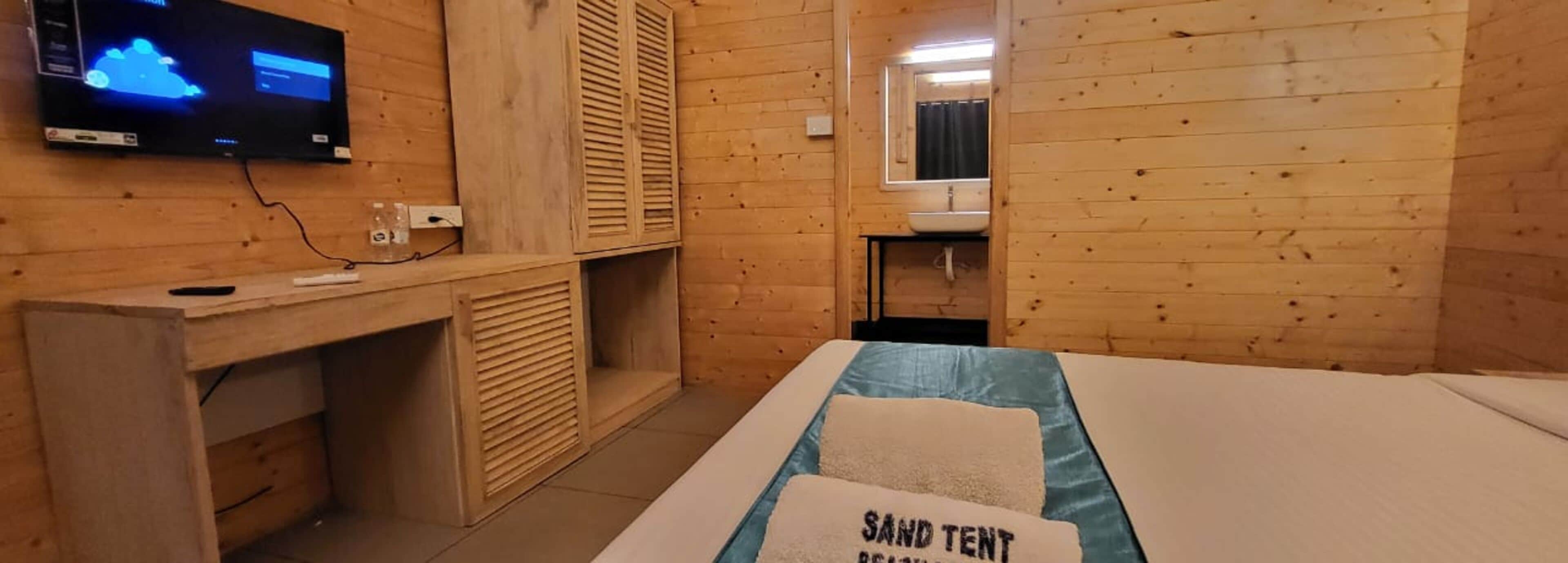 1 bedroom, desk, laptop workspace, free WiFi