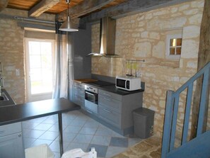 Réfrigérateur, micro-ondes, four, lave-vaisselle