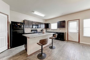 Private kitchen - 5 Bedroom Modern Home (Austin)